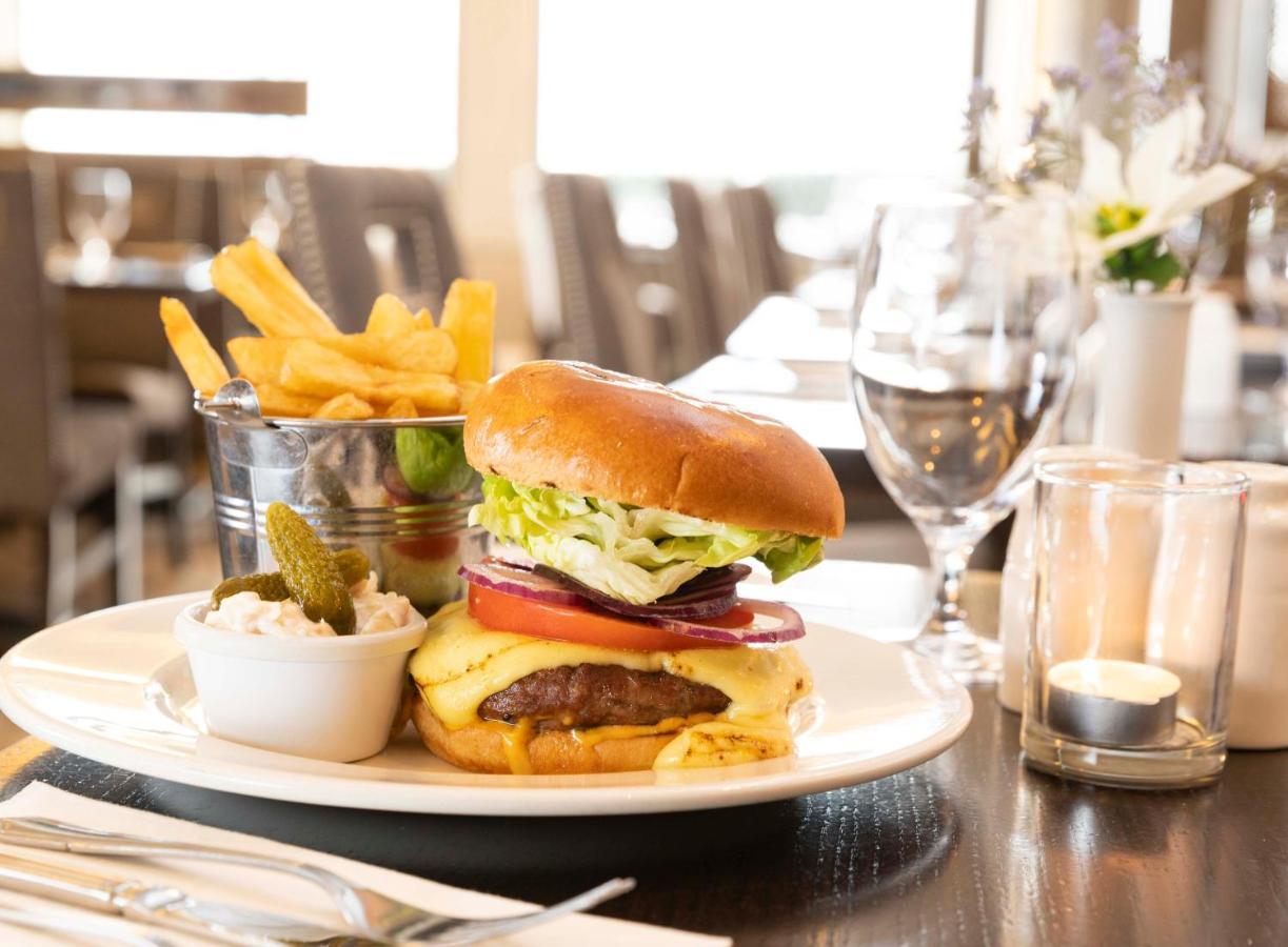 Schull Harbour Hotel & Leisure Centre Экстерьер фото