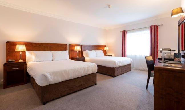 Schull Harbour Hotel & Leisure Centre Экстерьер фото