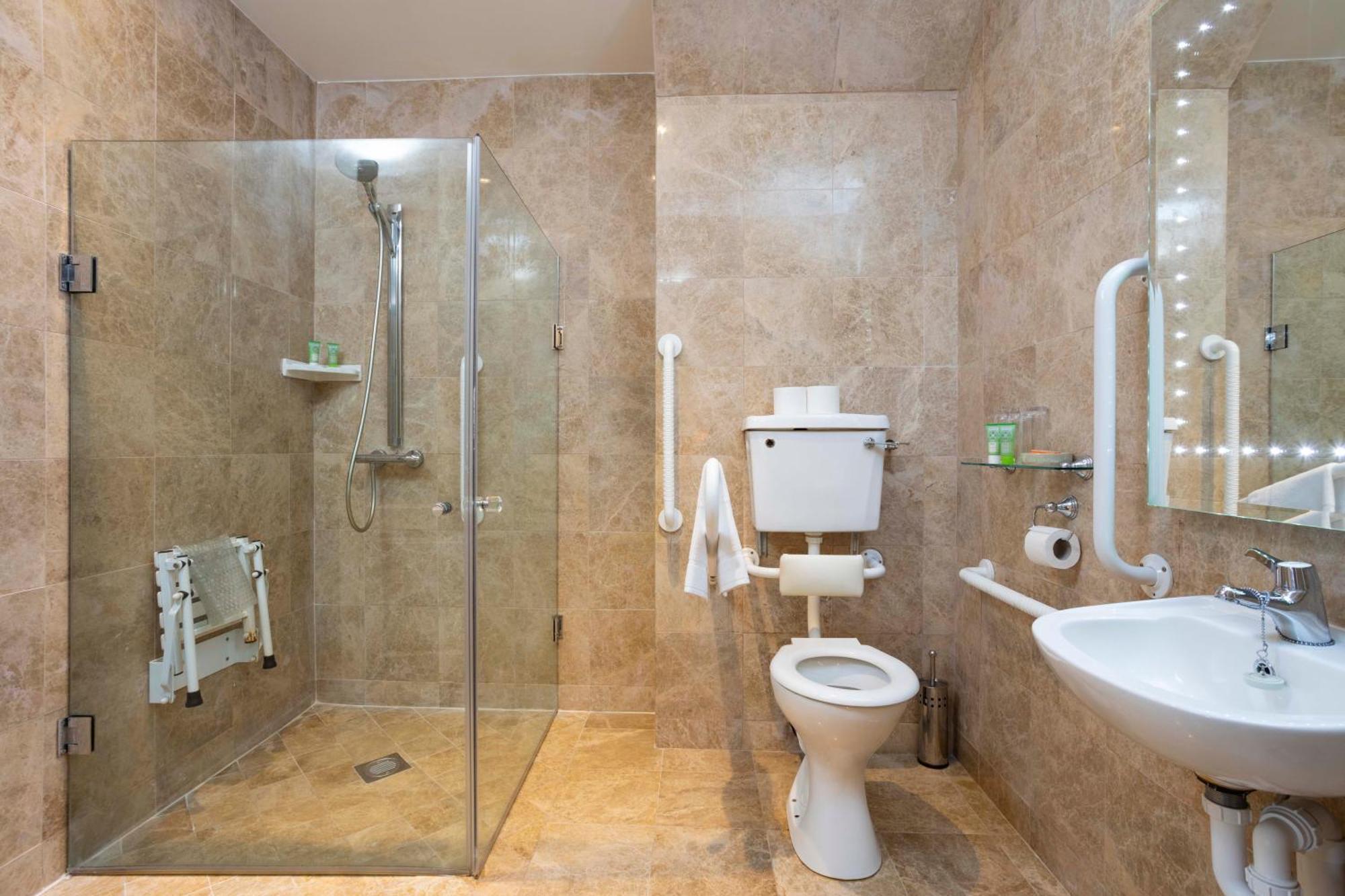 Schull Harbour Hotel & Leisure Centre Экстерьер фото